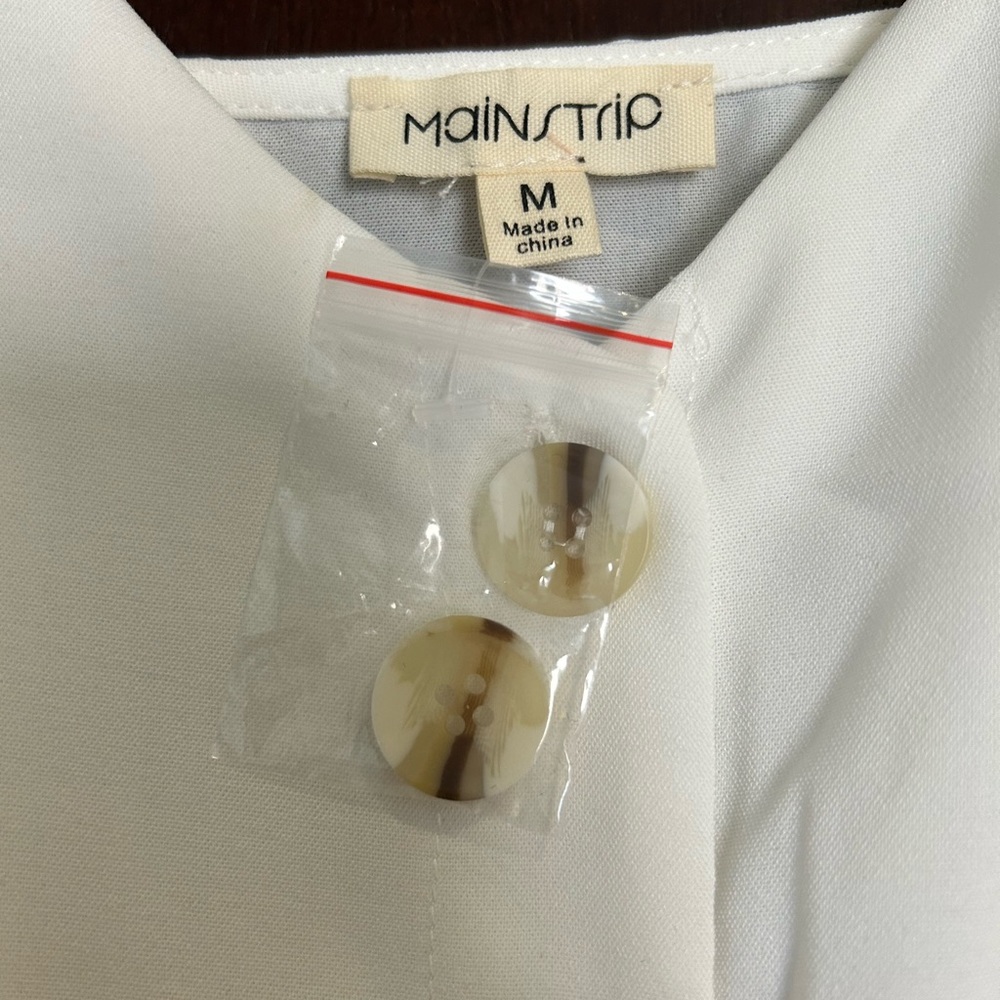 Never-worn romper! - Picture 4 of 6